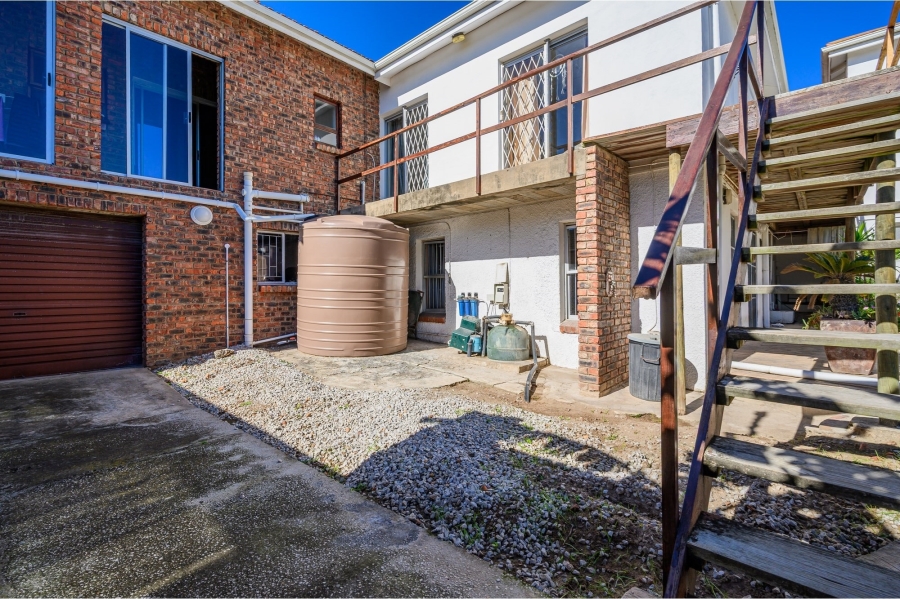 5 Bedroom Property for Sale in Newton Park Eastern Cape